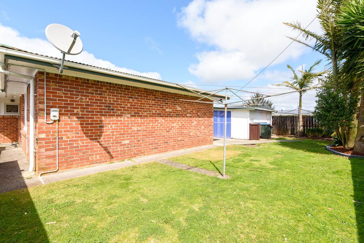5/21 Ruarangi Road, Mount Albert, Auckland - Carousel 2