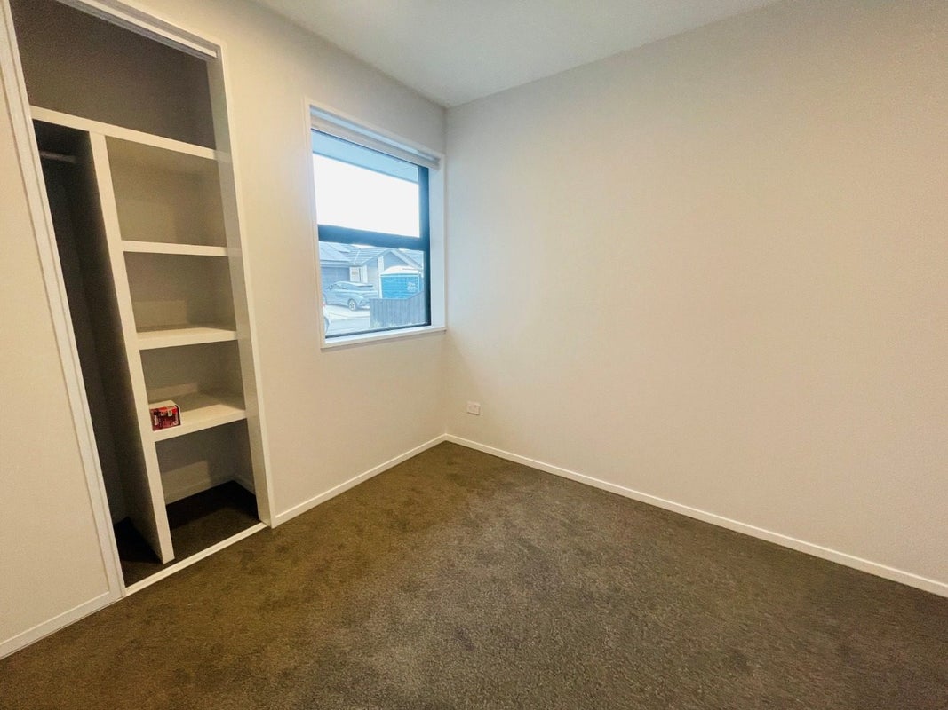 4 Rusbatch Lane, Belfast, Christchurch - Carousel 10