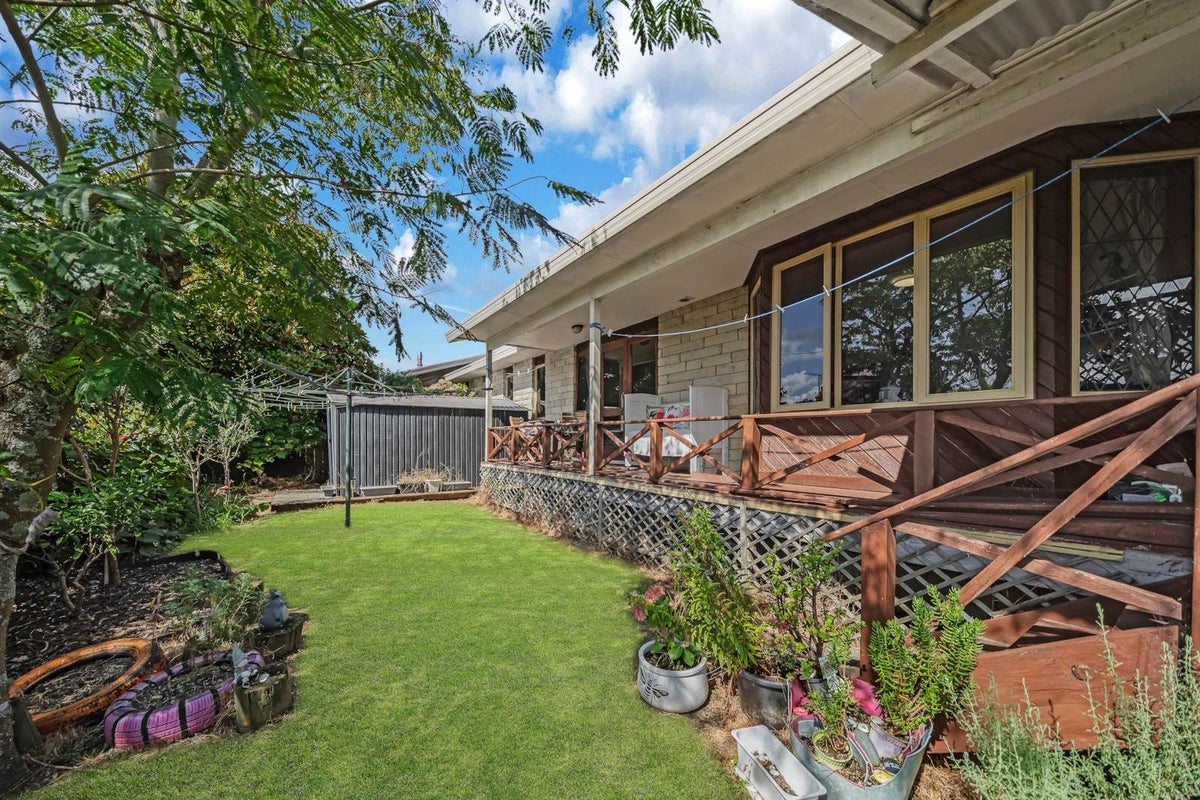 1/31 Palomino Drive, Henderson, Auckland - Carousel 2