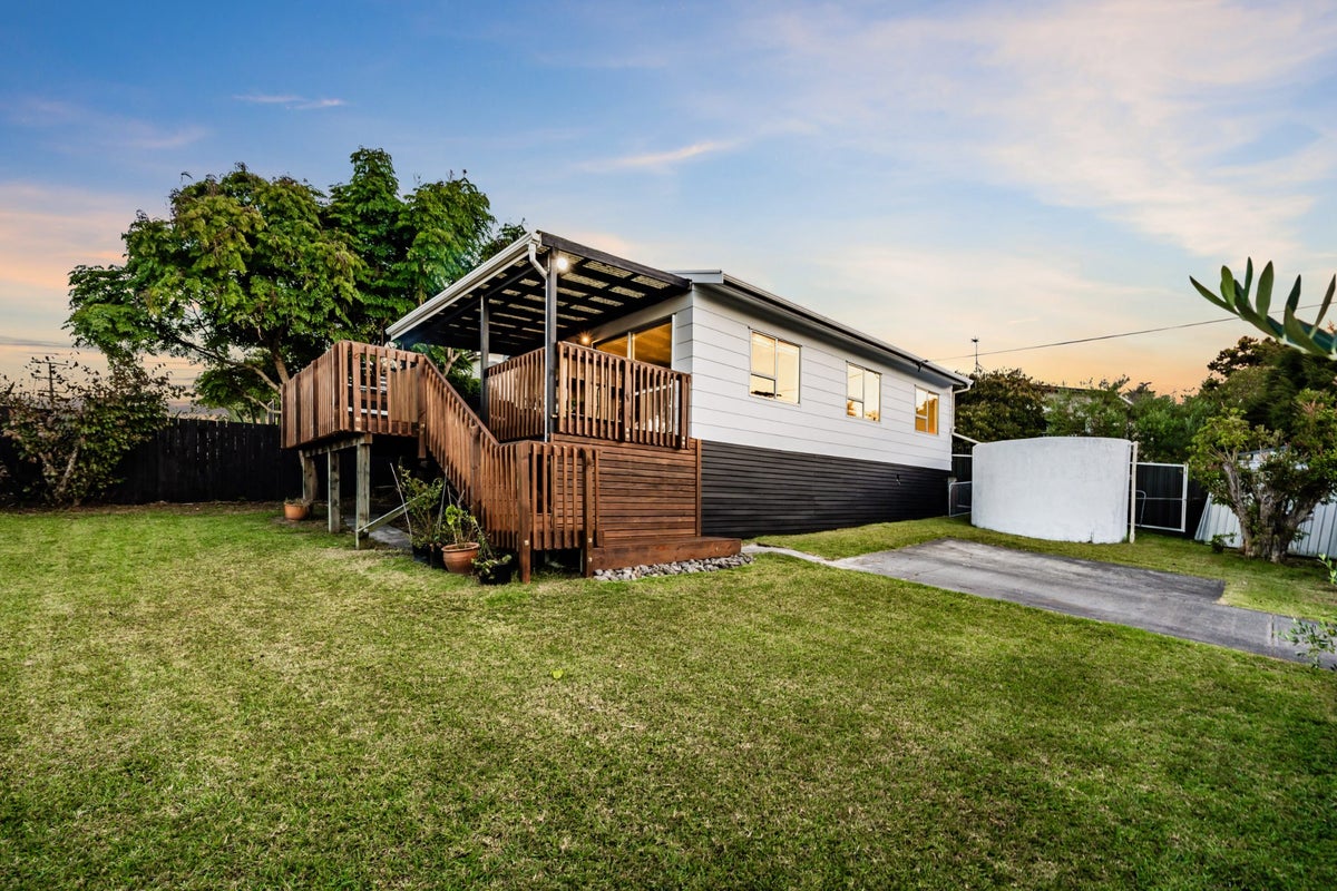 77B Elliston Crescent, Stanmore Bay, Whangaparaoa - Carousel 1