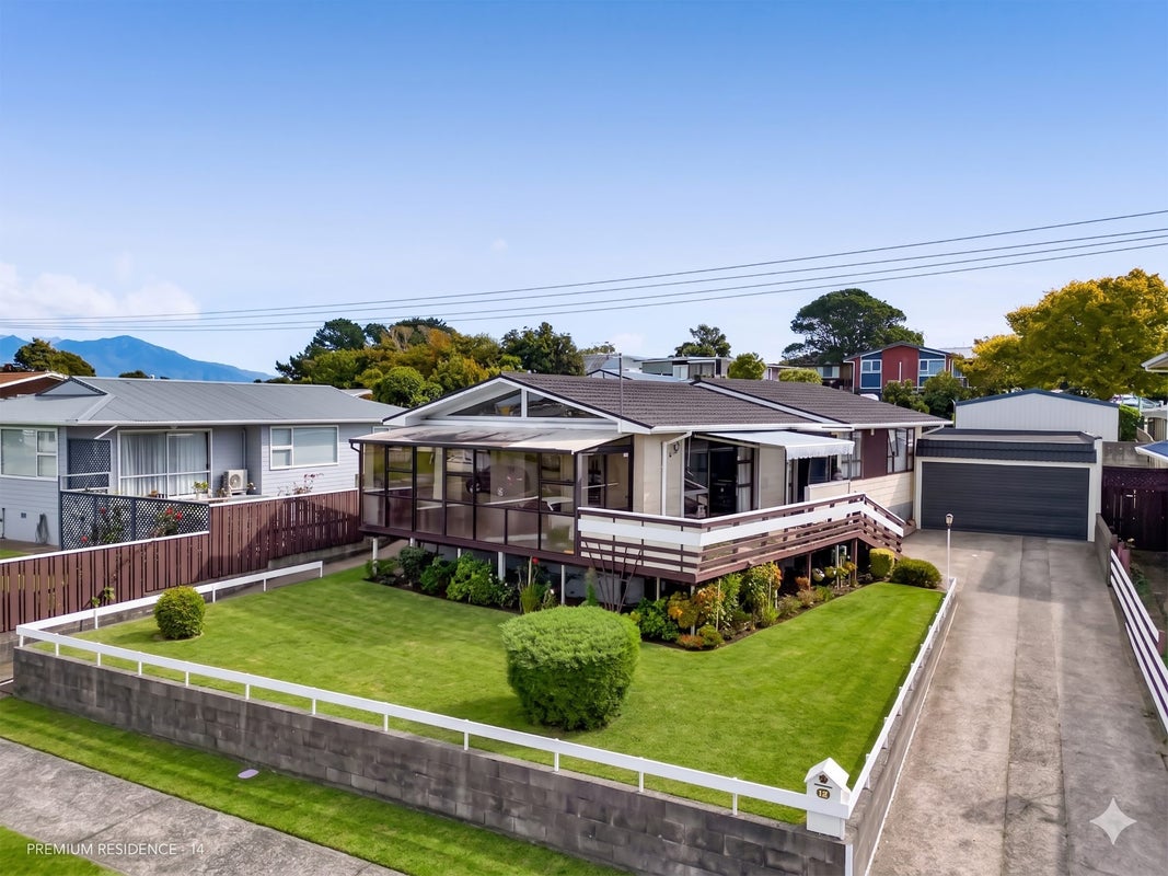 14 Trelawney Crescent, Westown, New Plymouth - Carousel 1