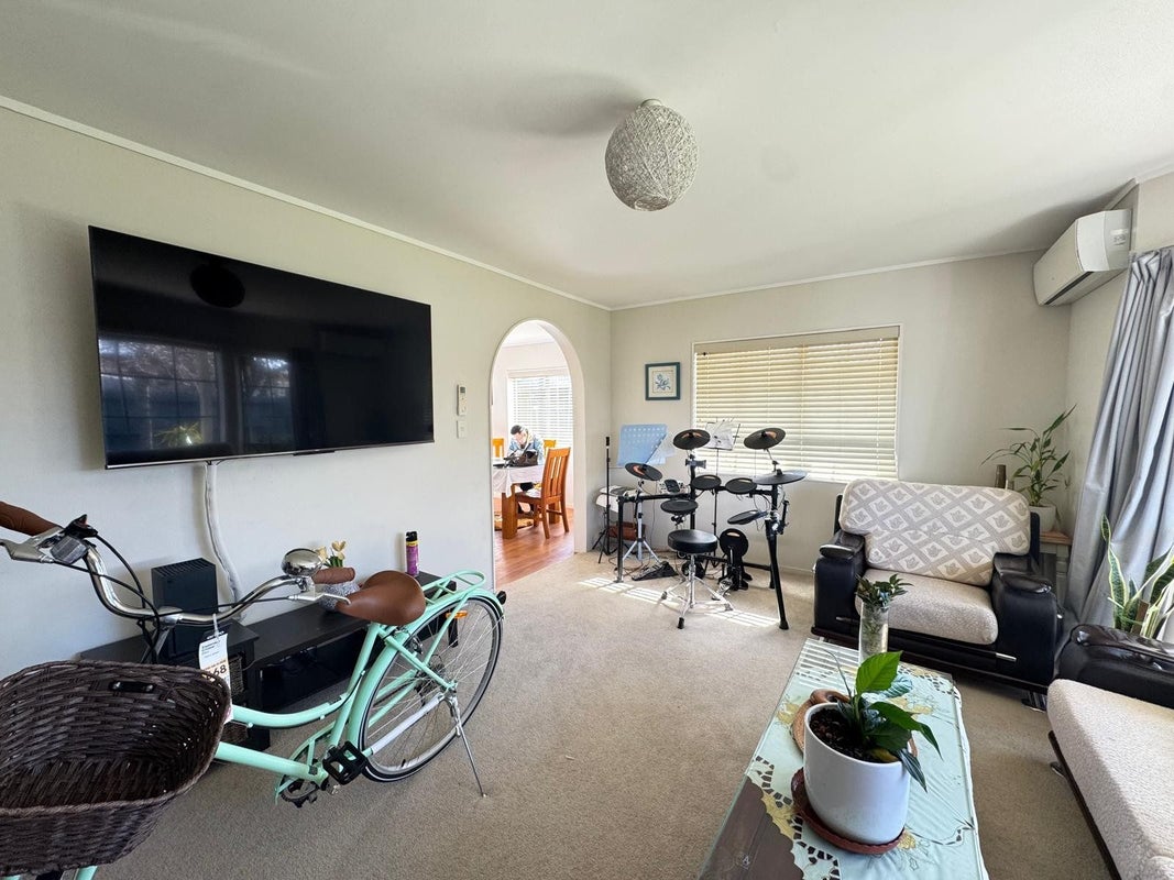 11 Travers Place, Northpark, Auckland - Carousel 1
