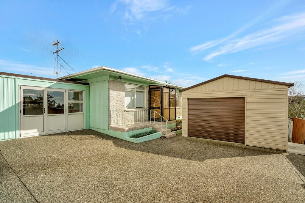 2/12 Tanoa Place, Glendene, Auckland - Carousel 1