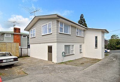 2/210 Sunnynook Road, Totara Vale, Auckland - Carousel 1