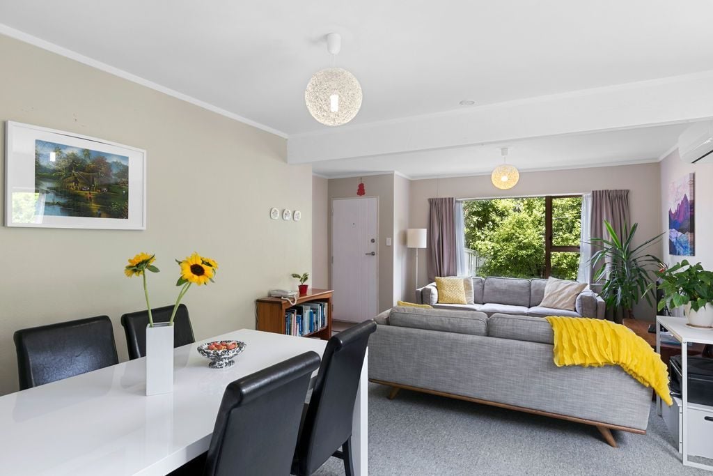 32B Govind Grove, Ngaio, Wellington - Carousel 1