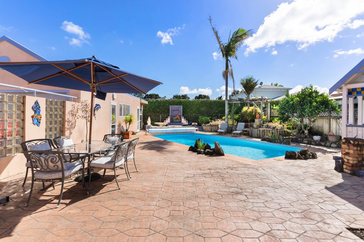 32 Athlone Road, Glendowie, Auckland - Carousel 1