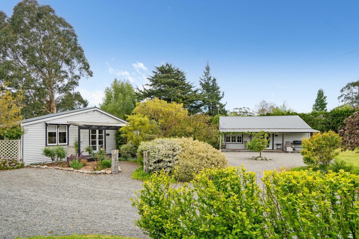1520 State Highway 2, Featherston - Carousel 2