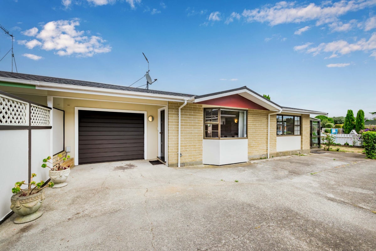 2/100 HILLCREST Road, RAUMATI BEACH, PARAPARAUMU - Carousel 21