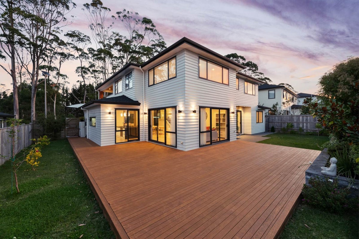 9 David Rogers Lane, Swanson, Auckland - Carousel 2