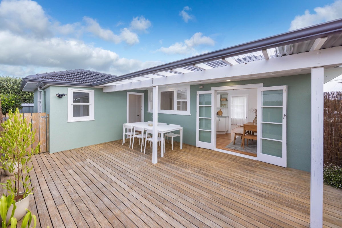 16  Portal Crescent, Beerescourt, Hamilton, Waikato - Carousel 2