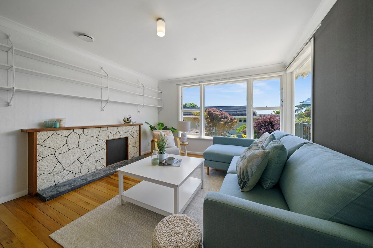 19 John Street, Titahi Bay, Porirua - Carousel 2