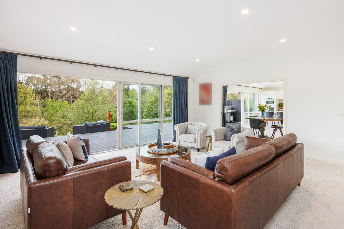 28 Cashmere Drive, Fitzherbert, Palmerston North, Manawatu / Whanganui - Carousel 2