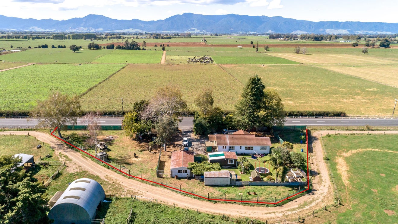 6006 State Highway 27, Waharoa - Carousel 1