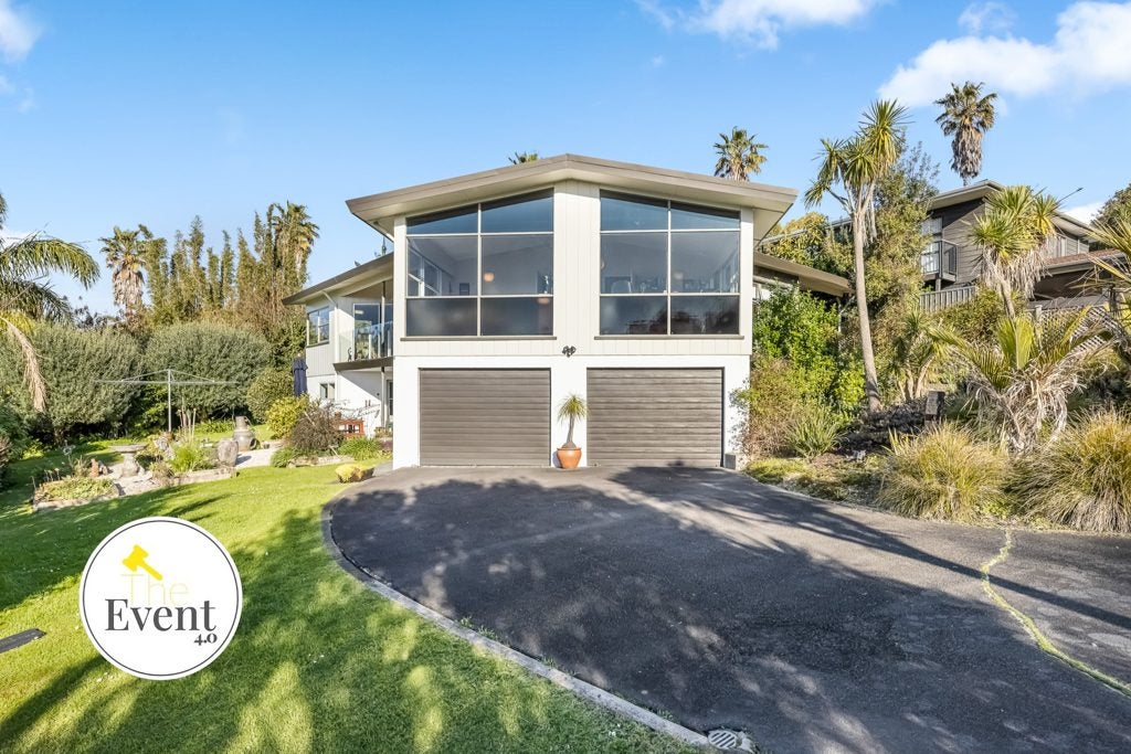62 Pohutukawa Avenue, Red Beach, Red Beach - Carousel 1
