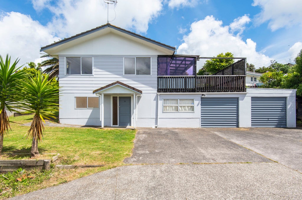 9 Glenfinn Place, Massey, Auckland - Carousel 1