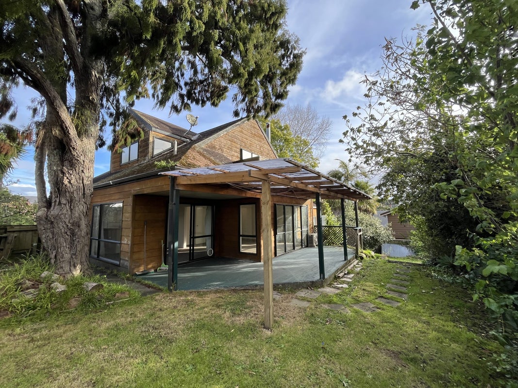 40A Redoubt Road, Goodwood Heights, Auckland - Carousel 1