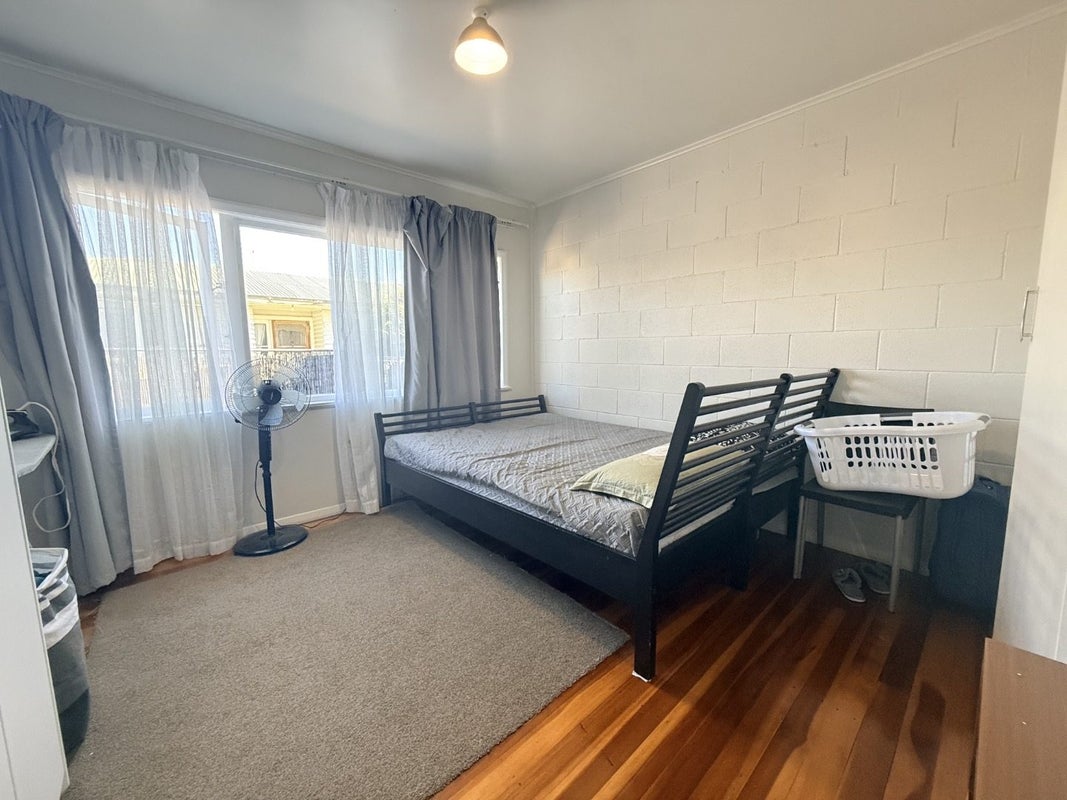 2/204A Park Road South, Akina, Hastings - Carousel 9
