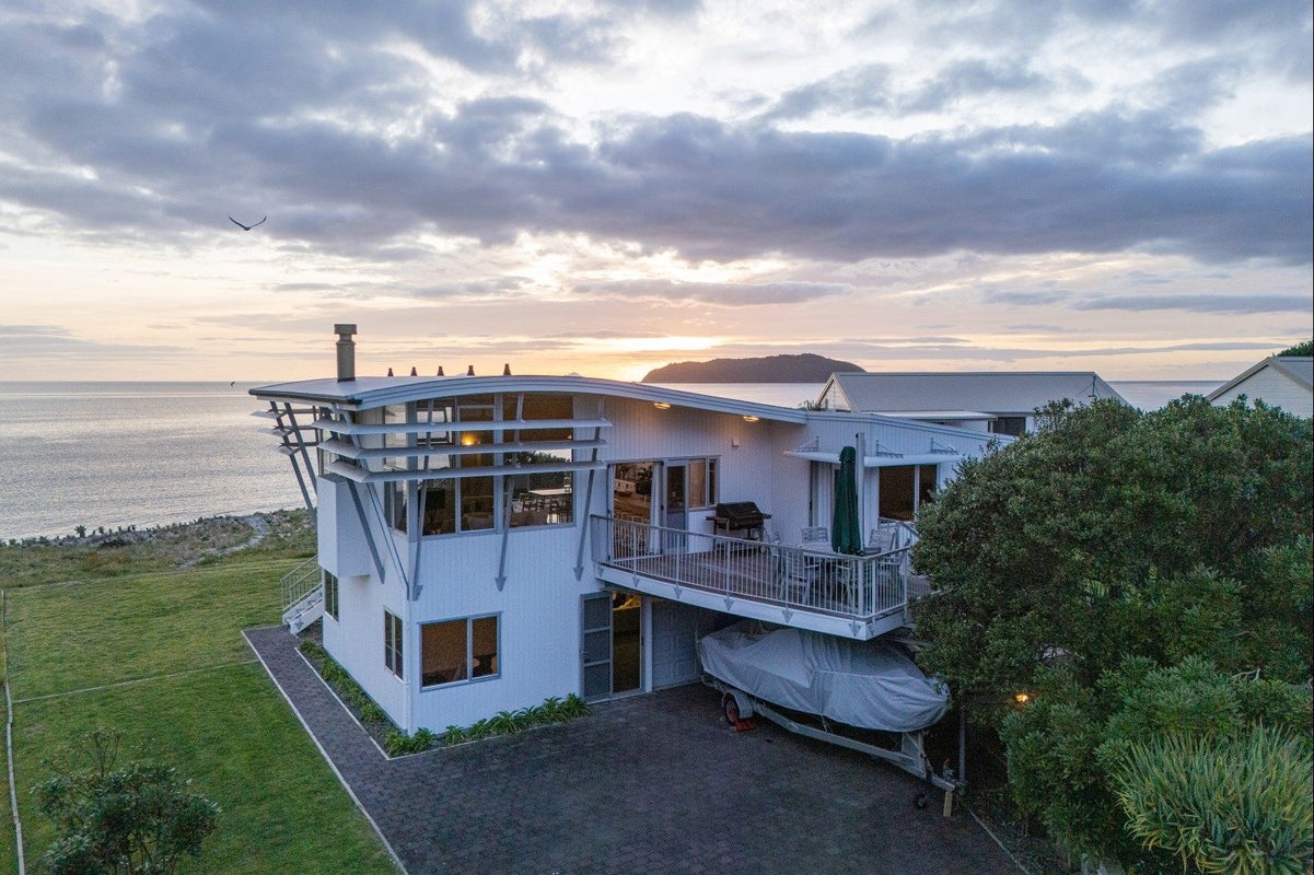 92 Ocean Beach Road, Tairua, Tairua - Carousel 1