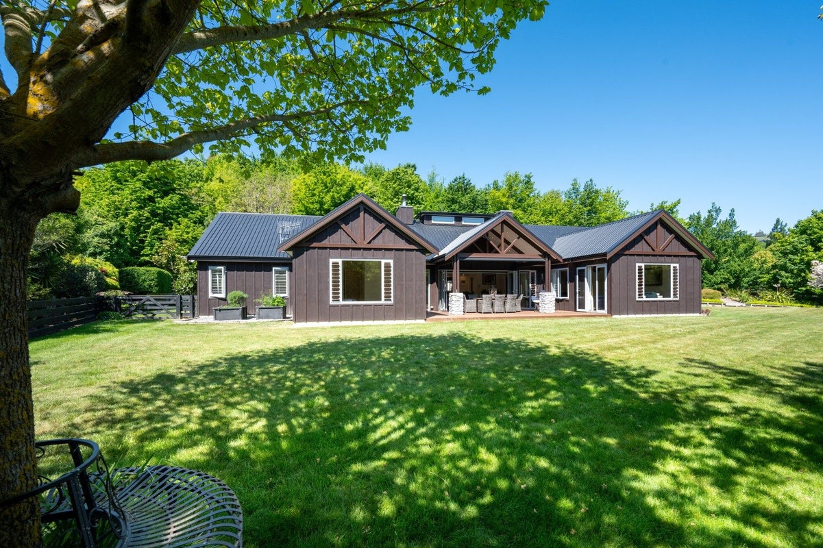 38 Tauroa Valley Road, HAVELOCK NORTH, Havelock North - Carousel 1