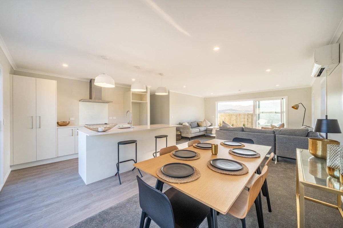 5 Mohua Way, Manapouri Grove, Kelson, Lower Hutt, Wellington - Carousel 2