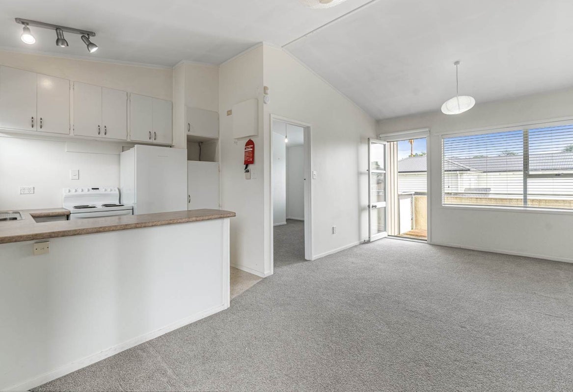 6/8 Shackleton Road, Mount Eden, Auckland - Carousel 2