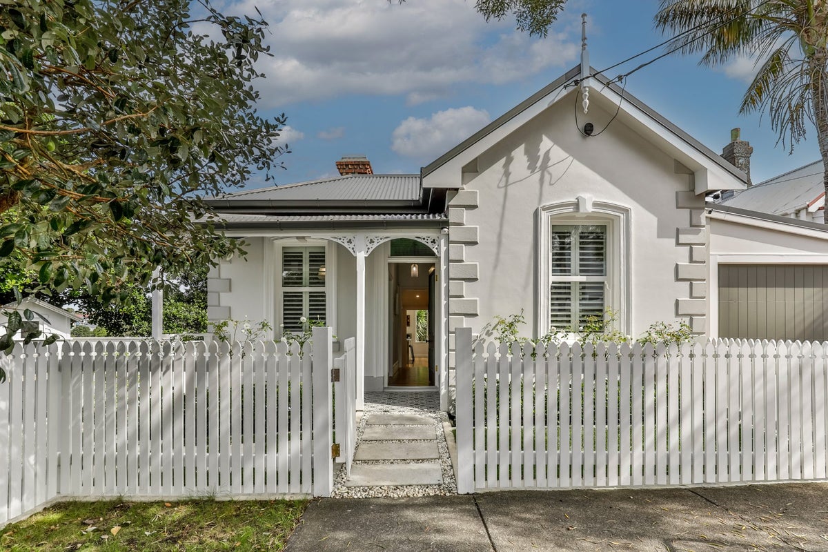 37 Commercial Road, Grey Lynn, Auckland - Carousel 1