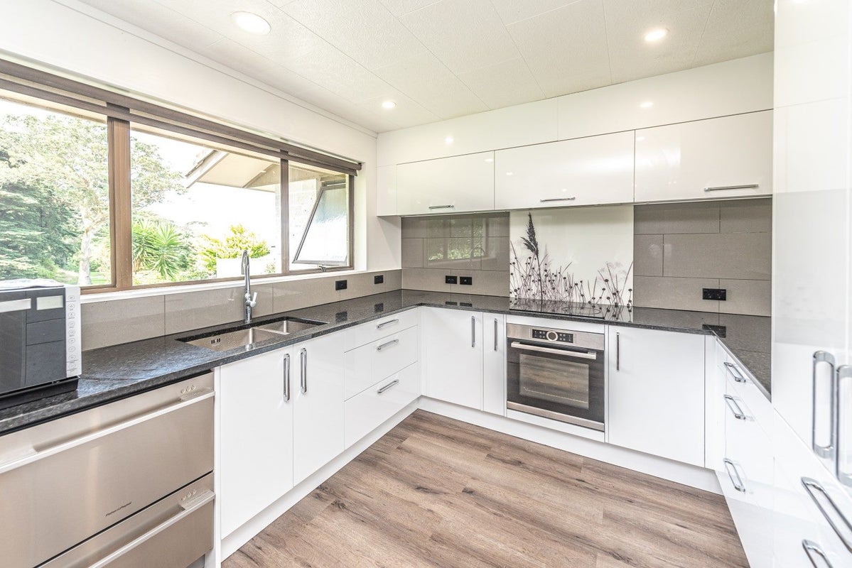 51 Bens Place, Springvale, Whanganui - Carousel 2