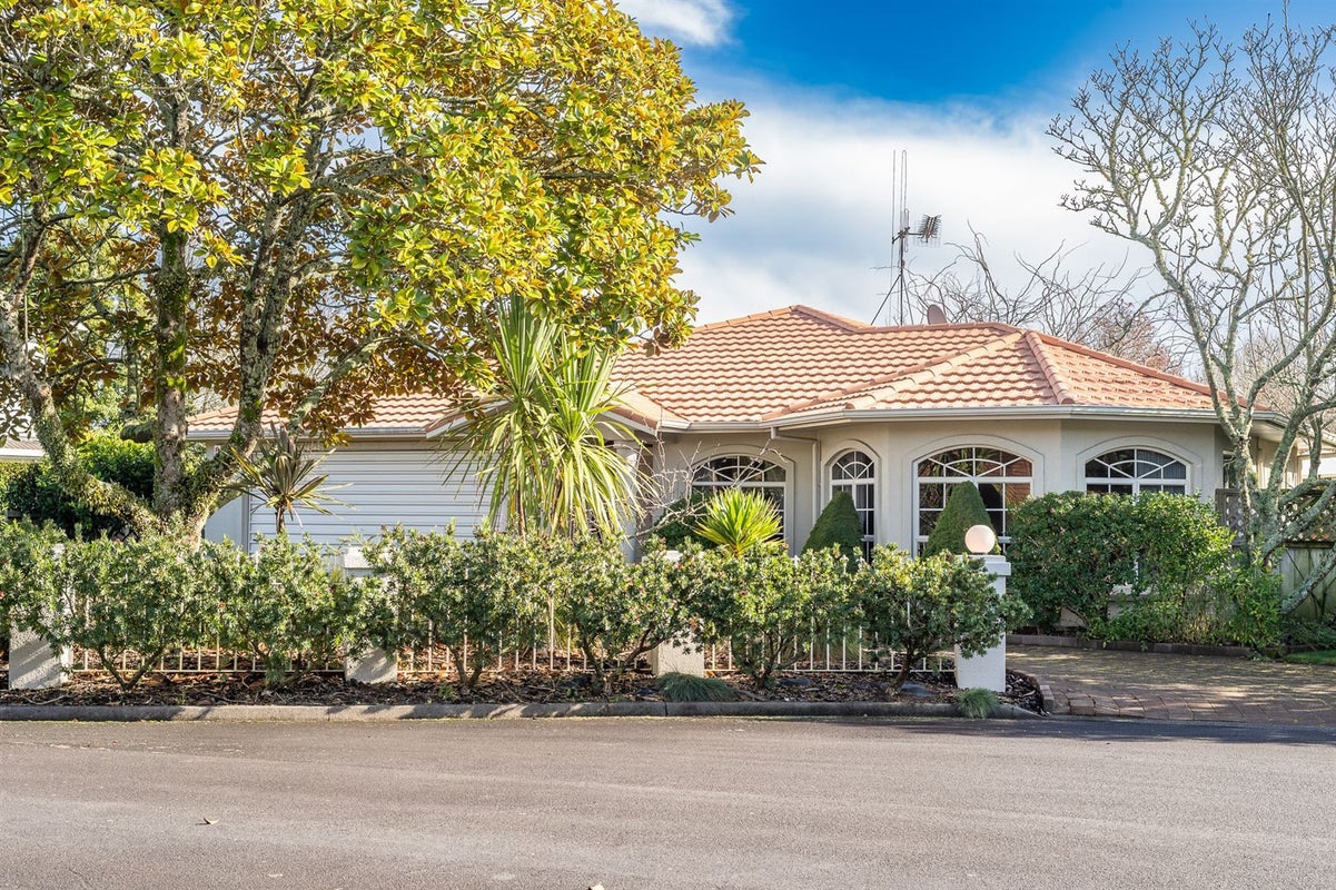 6 Charles Henry Place, Harrowfield, Hamilton - Carousel 2