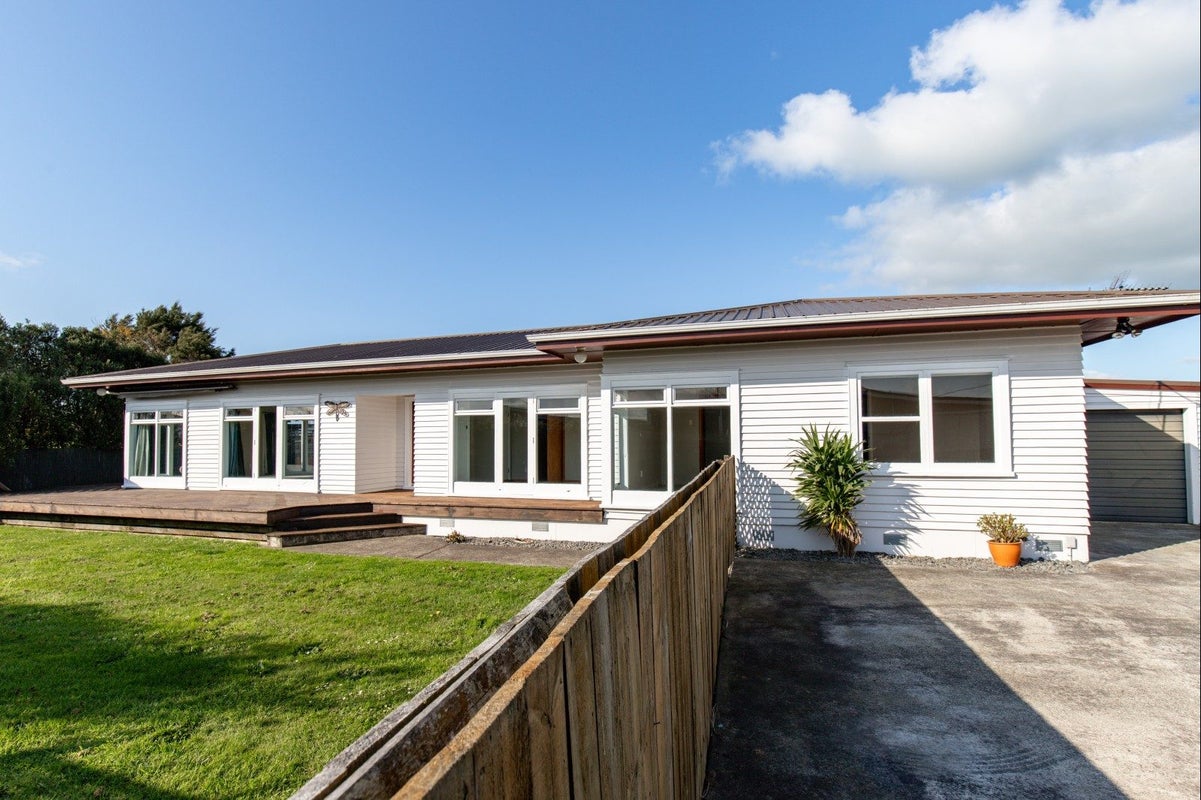 58B Pipiroa Road, Ngatea, Ngatea - Carousel 1