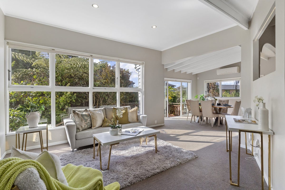 11 Golf Road, New Lynn, Auckland - Carousel 1