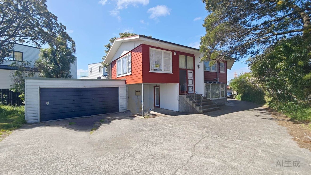 125 Te Atatu Road, Te Atatu South, Auckland - Carousel 1