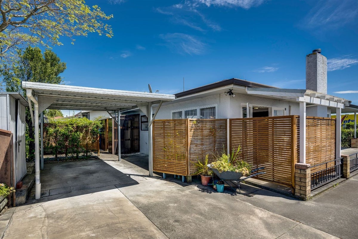 123 Taradale Road, Onekawa, Napier - Carousel 13