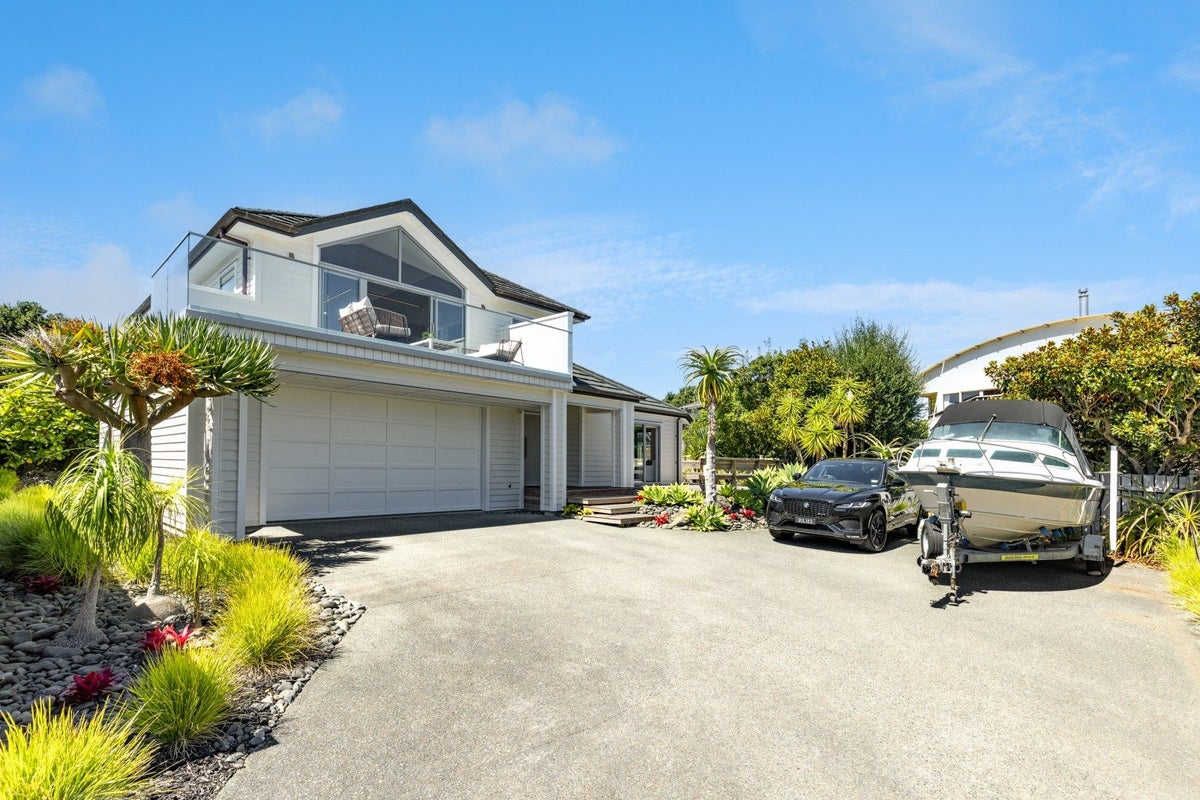 148 Omaha Drive, Warkworth - Carousel 1