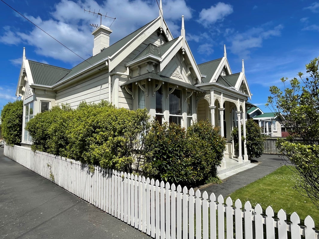 21 Queens Drive, Saint Kilda, Dunedin - Carousel 1