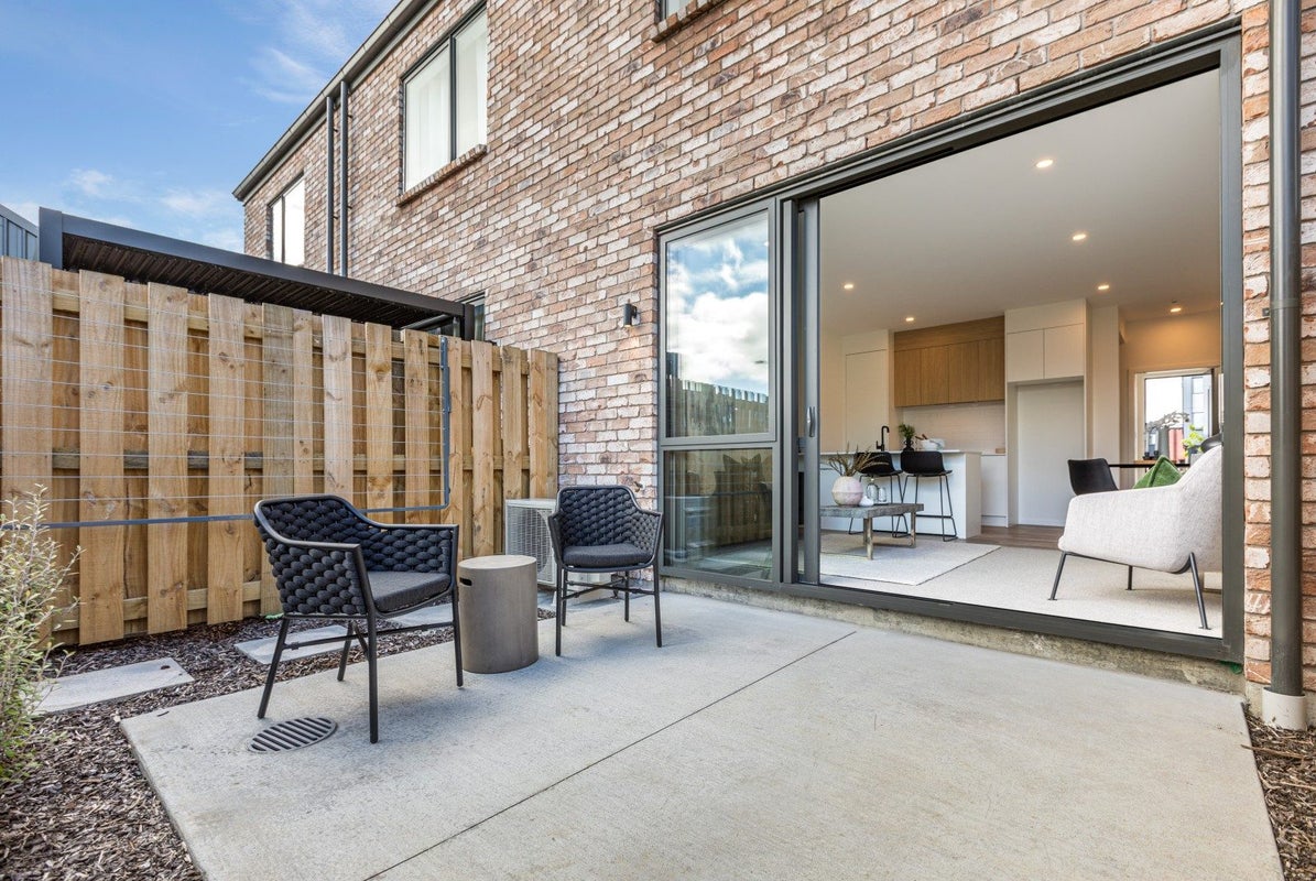 70 Tahuhu Road, Mount Wellington, Auckland - Carousel 1