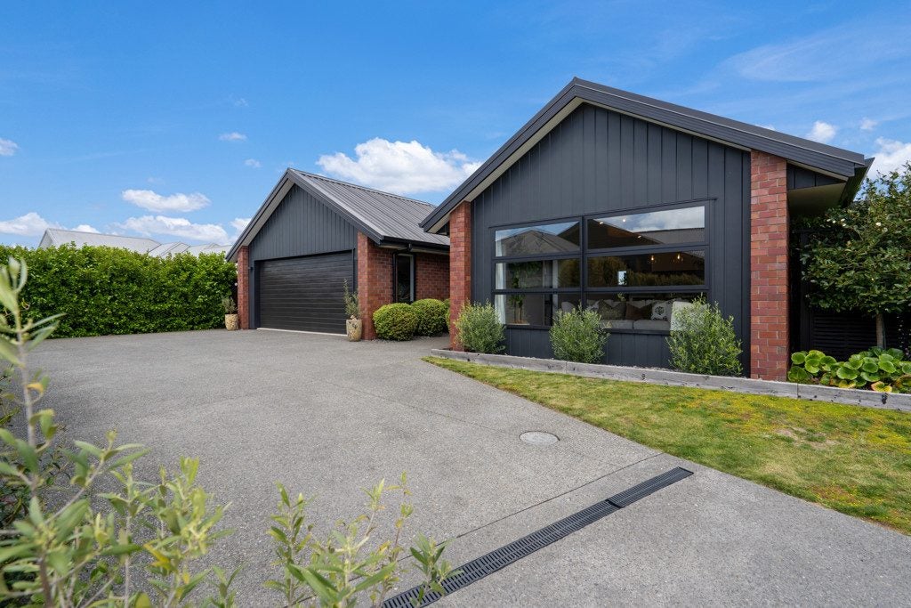 18B Rose Leigh Drive, Cambridge, Cambridge - Carousel 1