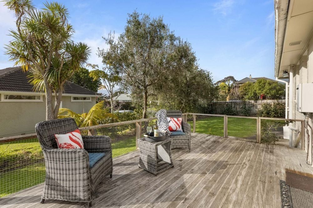 35 Philomel Crescent, Bayswater, Auckland - Carousel 12