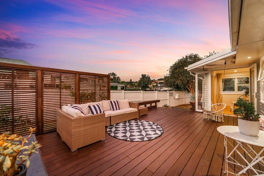 2 Tyne Road, Forrest Hill, Auckland - Carousel 1