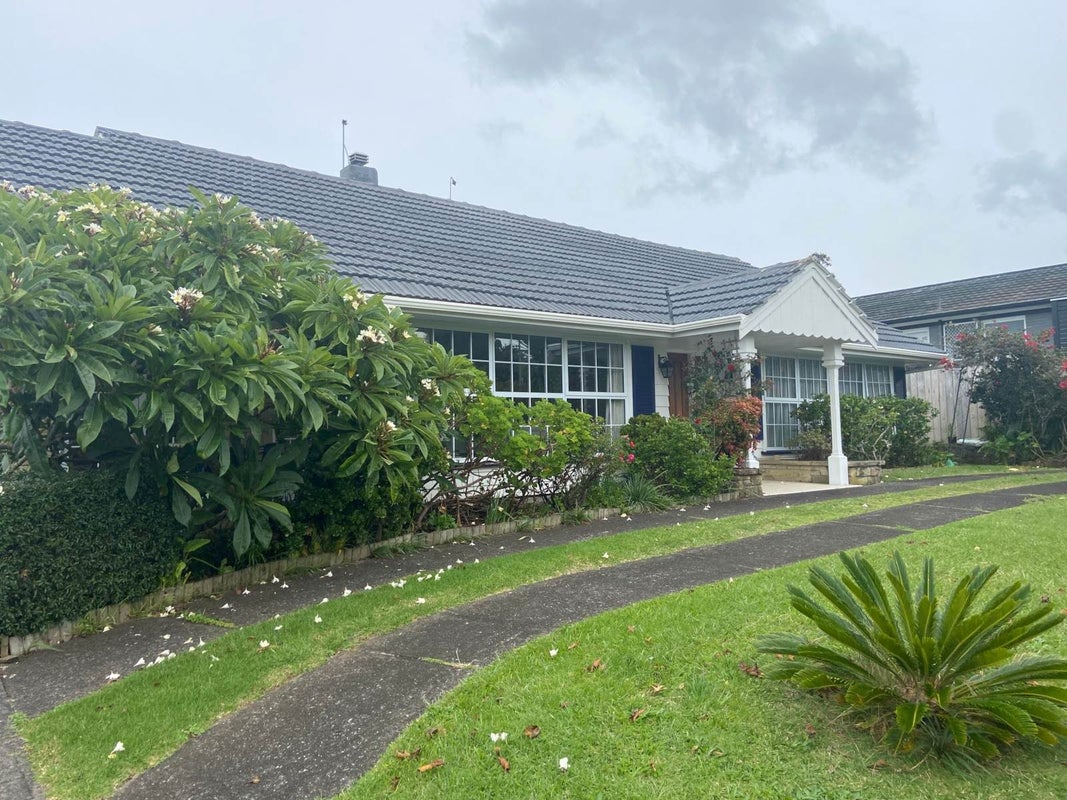 1/3 Meadway, Sunnyhills, Auckland - Carousel 1