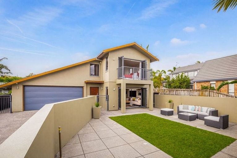 48A Picasso Drive, West Harbour, Auckland - Carousel 2