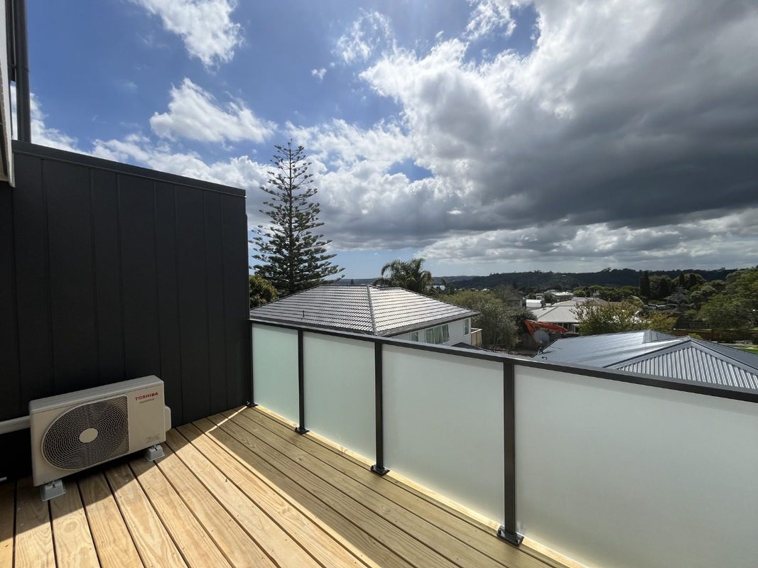 7/264 Rangatira Road, Beach Haven, Auckland - Carousel 2