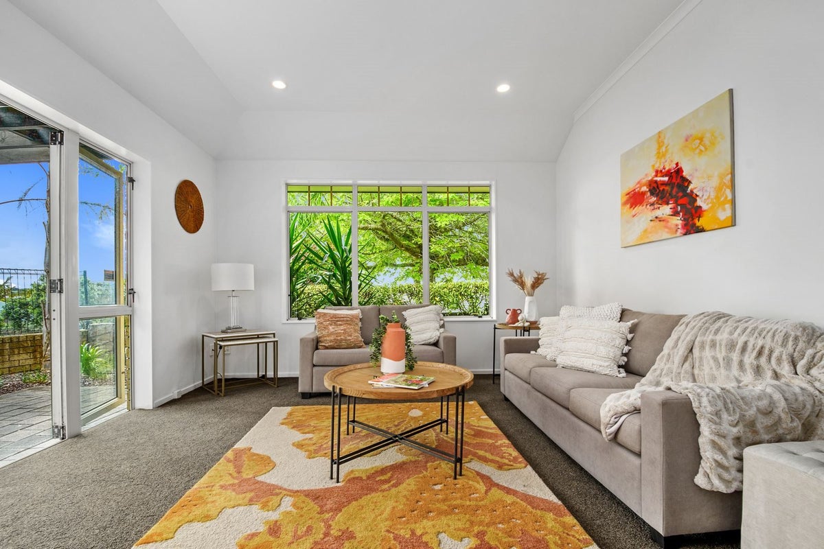 1 Regents Park Place, Westgate, Auckland - Carousel 16
