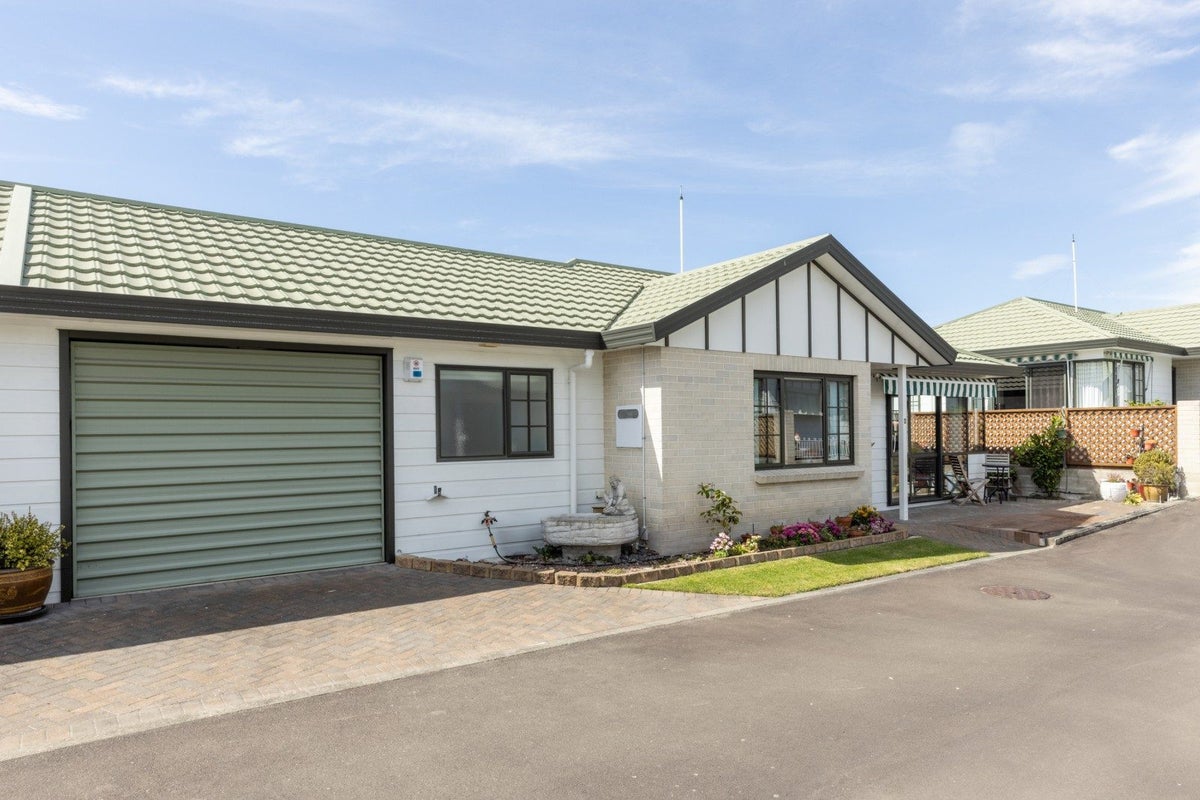 6/2A SPRIGGS CRES, GREENMEADOWS, NAPIER - Carousel 1