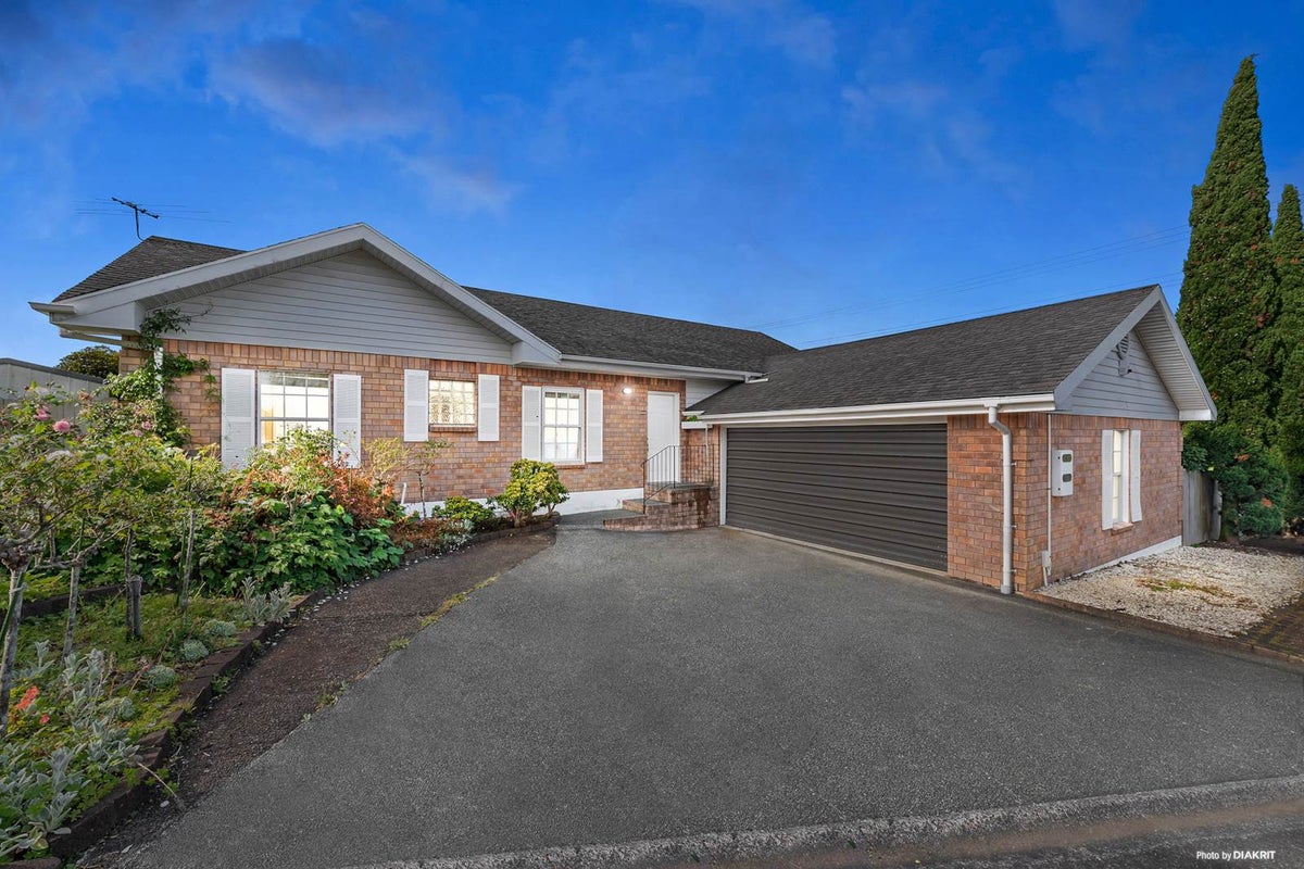 562 Don Buck Road, Westgate, Auckland - Carousel 1