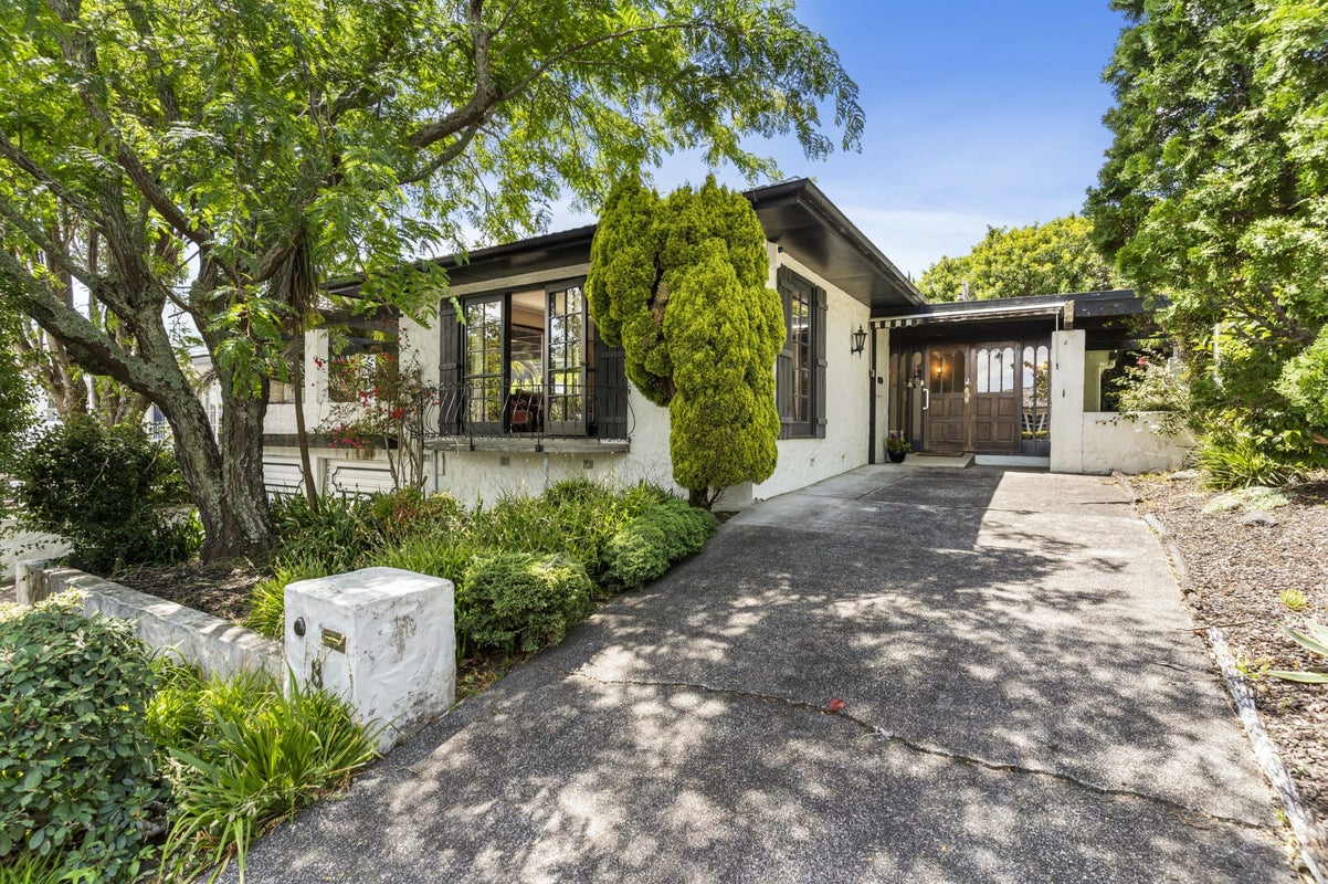 8 Stoneyroyd Gardens, Remuera, Auckland - Carousel 1