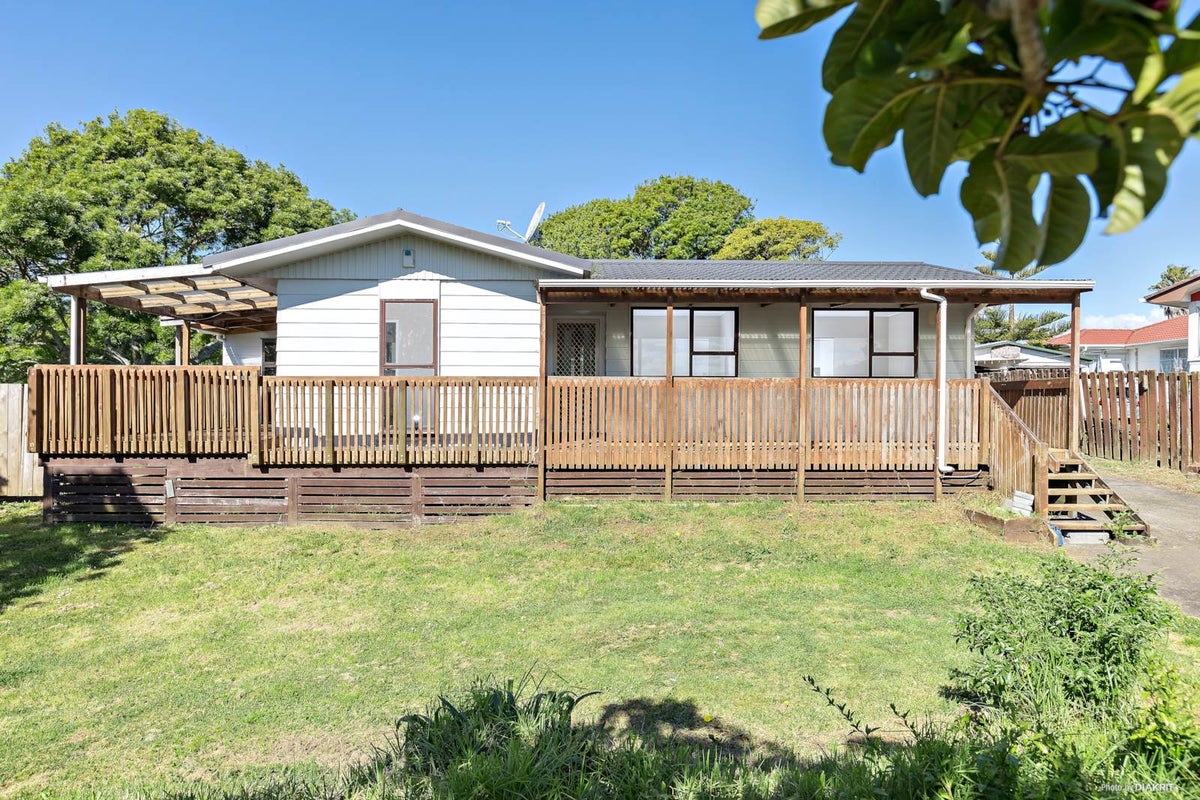 47 Sikkim Crescent, Clover Park, Auckland - Carousel 2