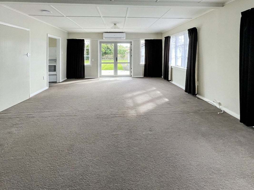 17 Rewa Street, Takaro, Palmerston North - Carousel 2