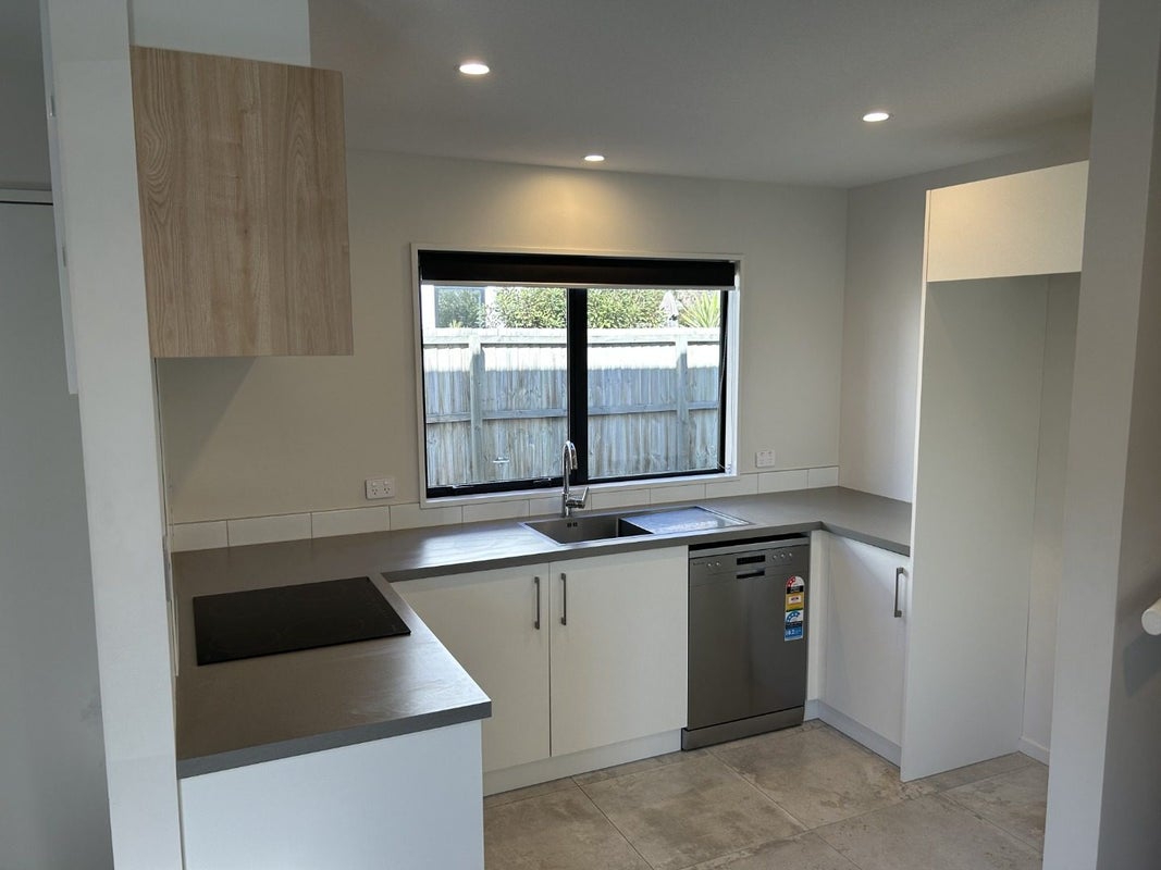 2/26 Grove Road, Addington, Christchurch - Carousel 2