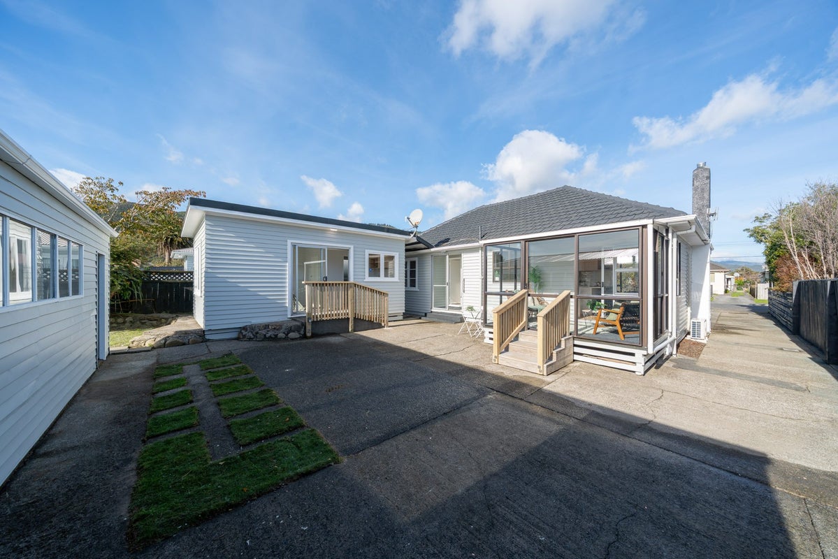 16 Russell Road, Wainuiomata, Lower Hutt - Carousel 2