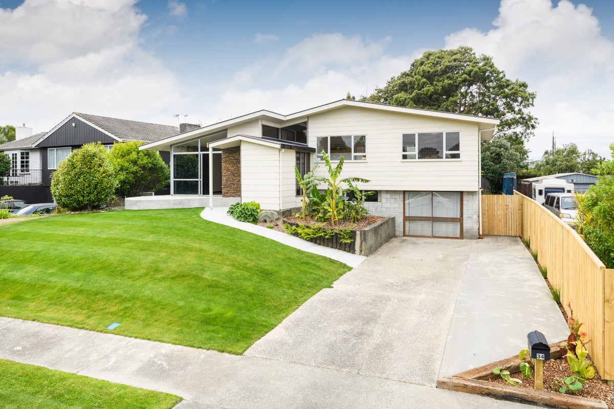 34 Pinedale Parade, Milson, Palmerston North - Carousel 1